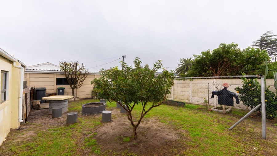 4 Bedroom Property for Sale in Peerless Park Western Cape